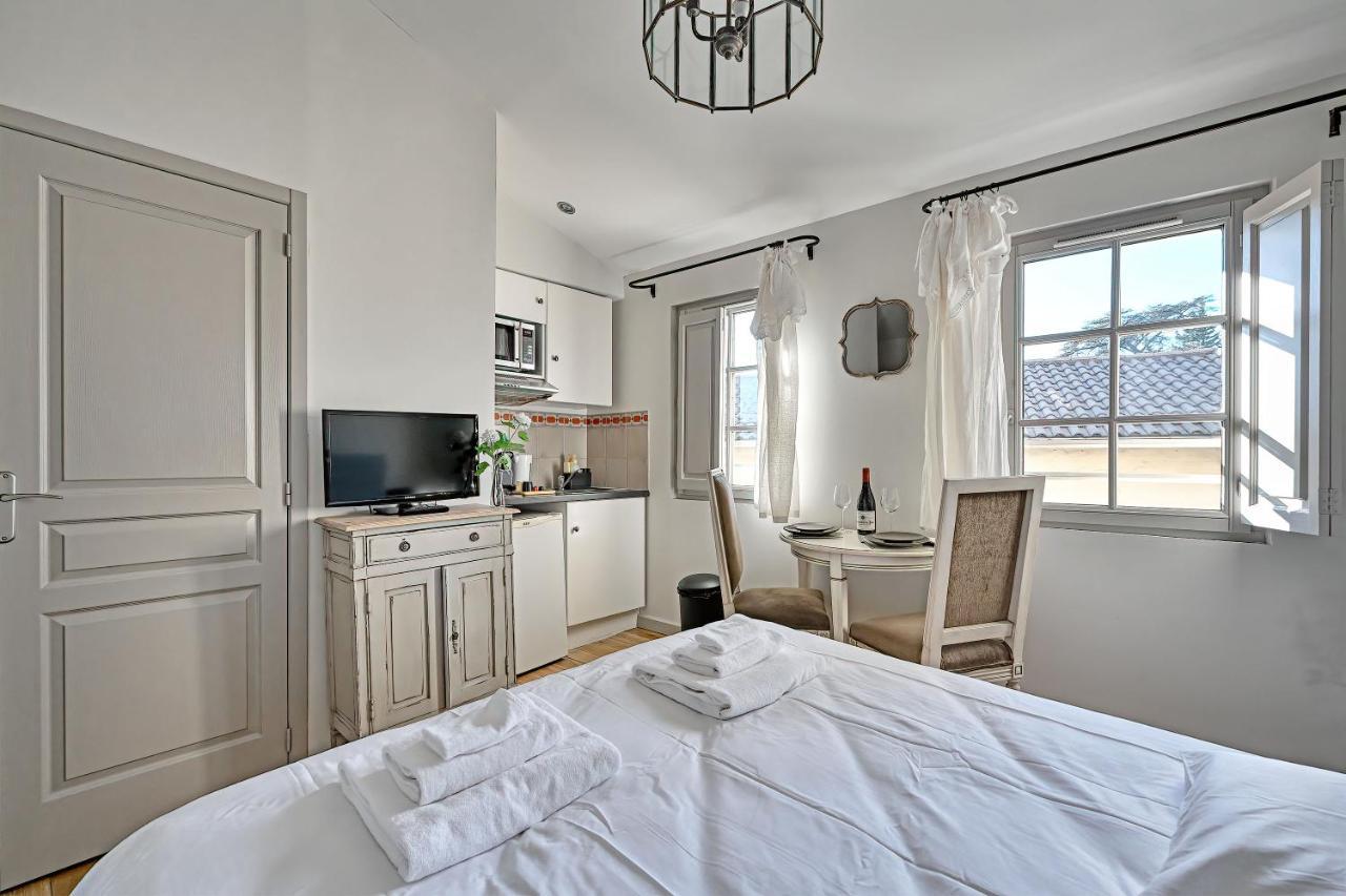 Au Coeur Des Papes, Dans Batisse De Charme Studios & Appartements En Coeur De Ville Avignon Kültér fotó