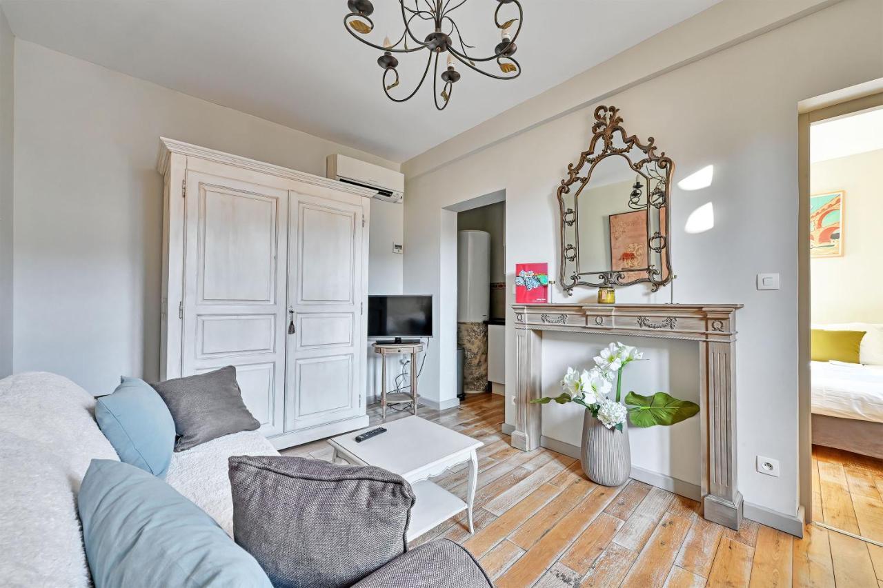 Au Coeur Des Papes, Dans Batisse De Charme Studios & Appartements En Coeur De Ville Avignon Kültér fotó