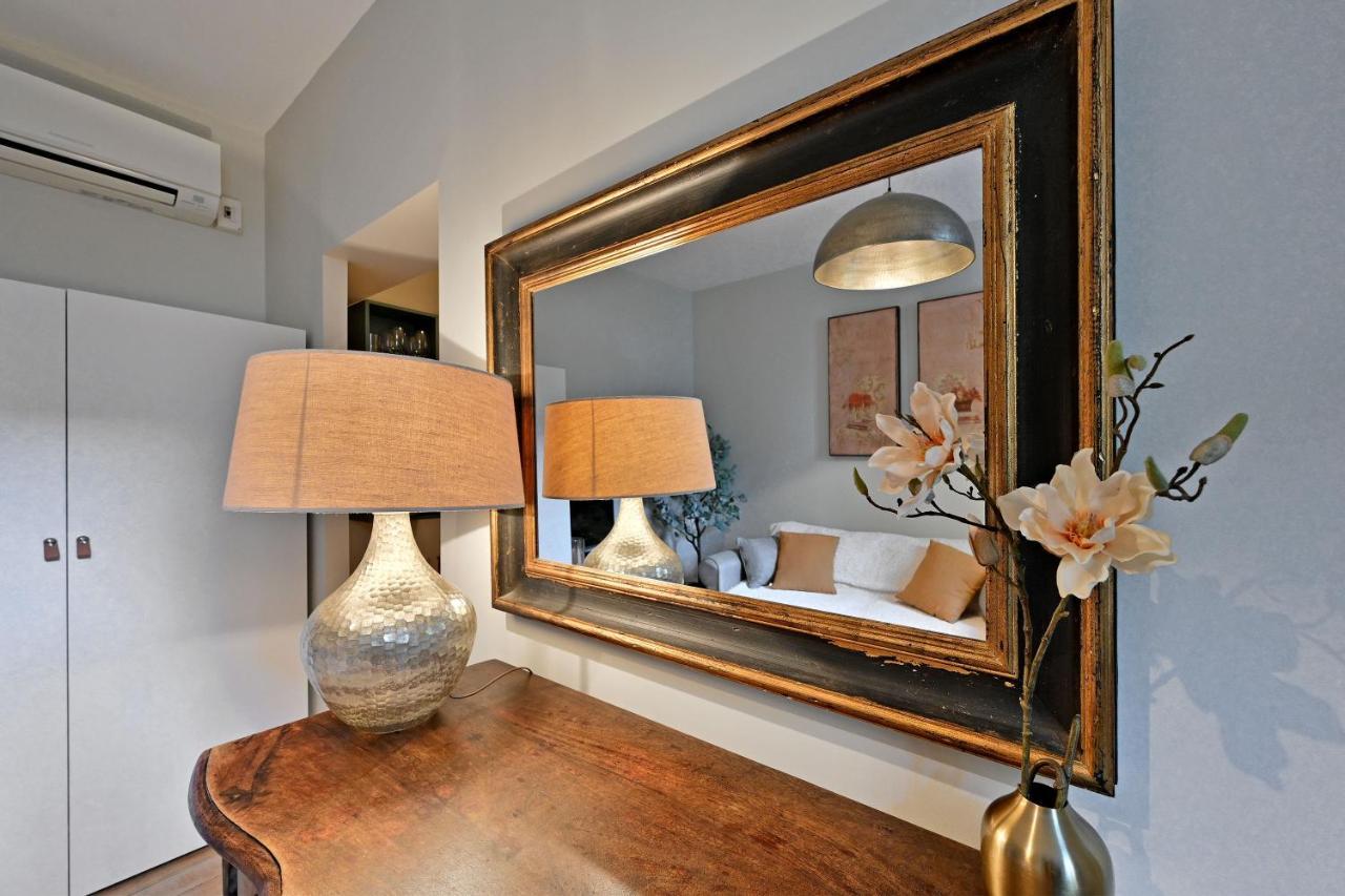 Au Coeur Des Papes, Dans Batisse De Charme Studios & Appartements En Coeur De Ville Avignon Kültér fotó