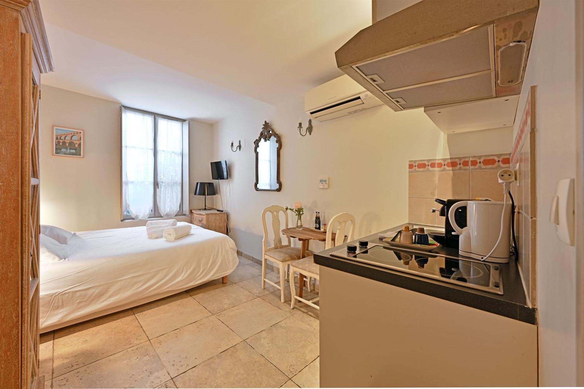 Au Coeur Des Papes, Dans Batisse De Charme Studios & Appartements En Coeur De Ville Avignon Kültér fotó