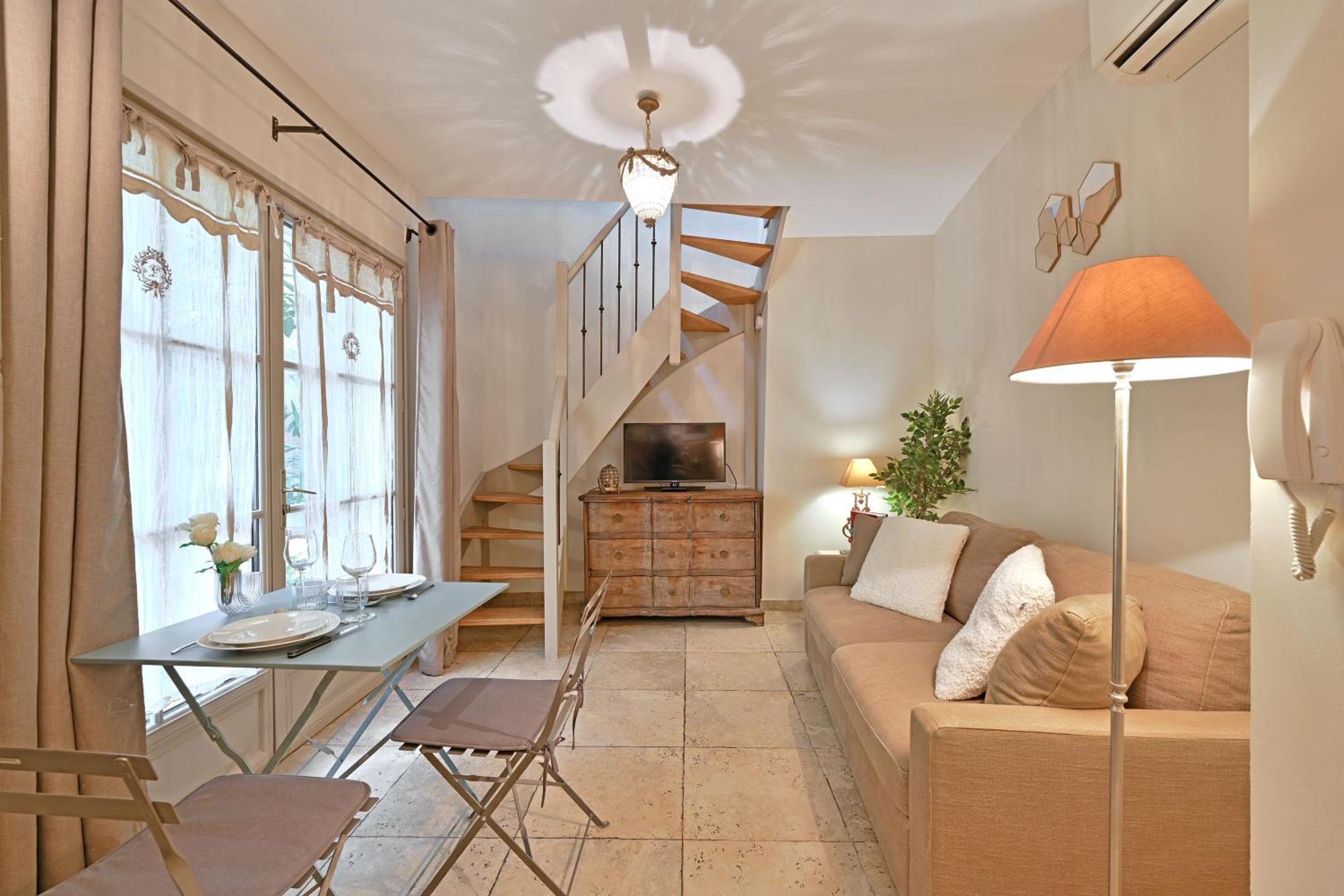 Au Coeur Des Papes, Dans Batisse De Charme Studios & Appartements En Coeur De Ville Avignon Kültér fotó