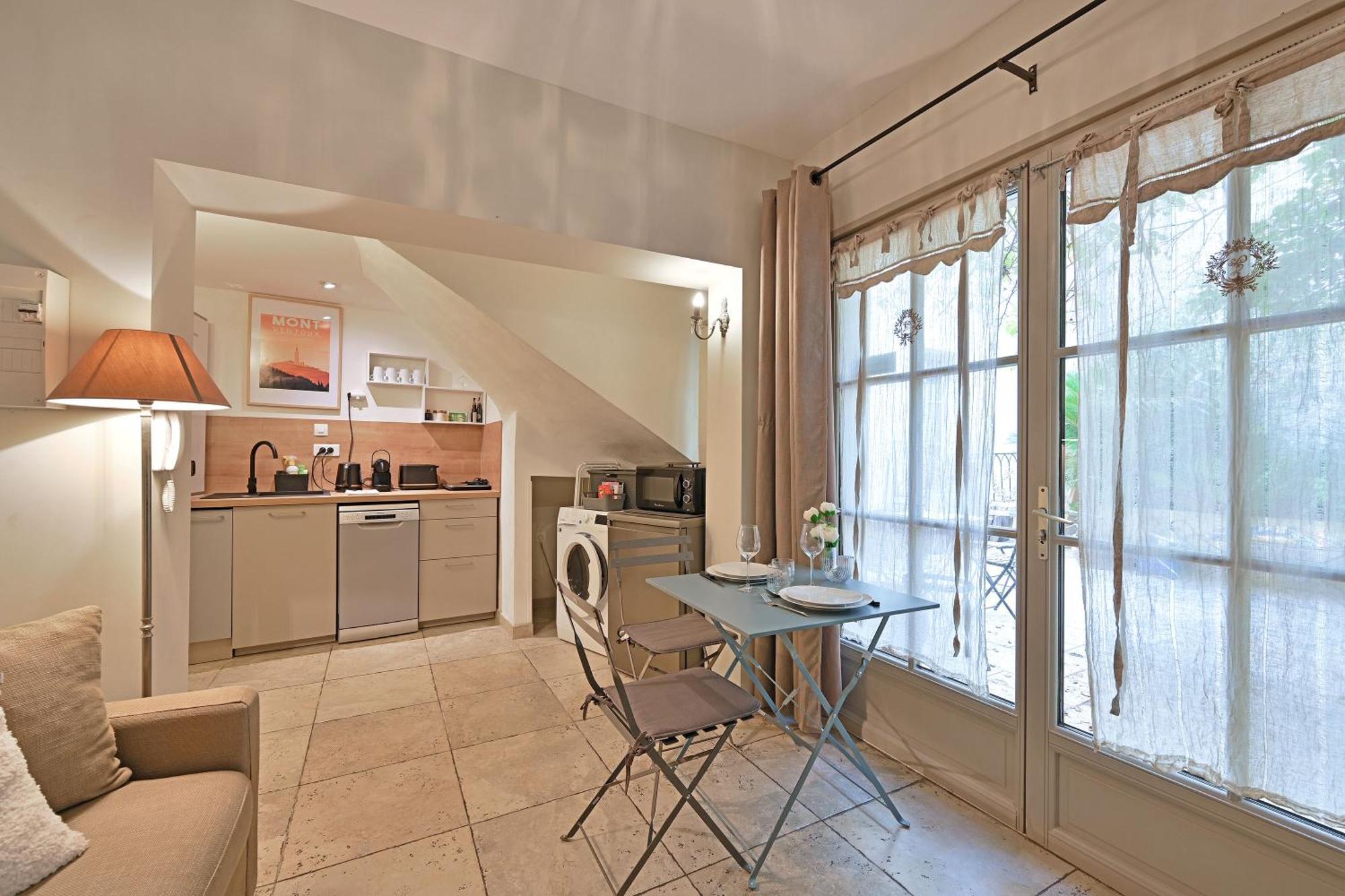 Au Coeur Des Papes, Dans Batisse De Charme Studios & Appartements En Coeur De Ville Avignon Kültér fotó